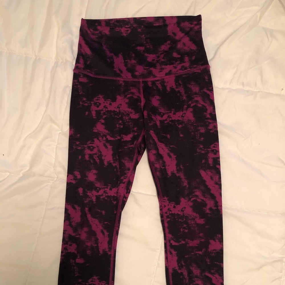 Lululemon Wunder Under - High-Waisted Crop (sz 6)